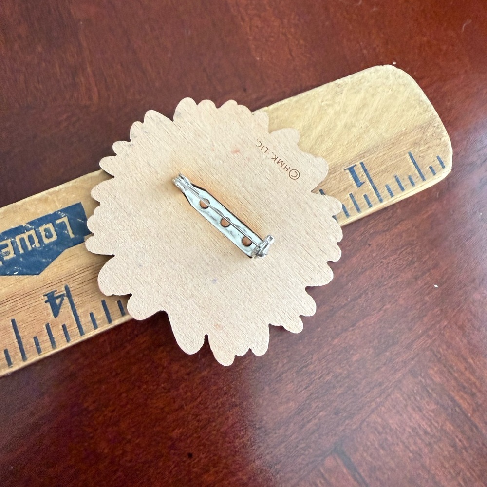 HMK . LIC brooch - Picture 2 of 2